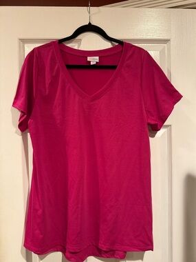 LuLaRoe Hot Pink V-Neck Short Sleeve Tee